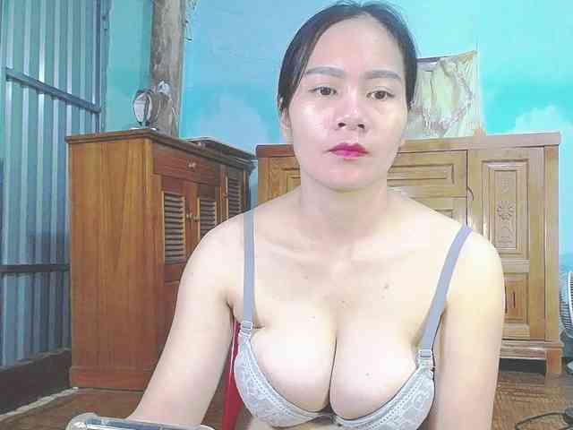 EllaShow93 webcam