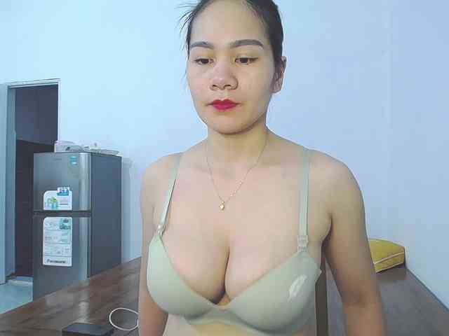EllaShow93 webcam