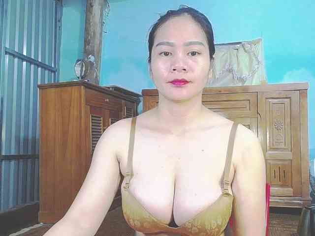 EllaShow93 webcam
