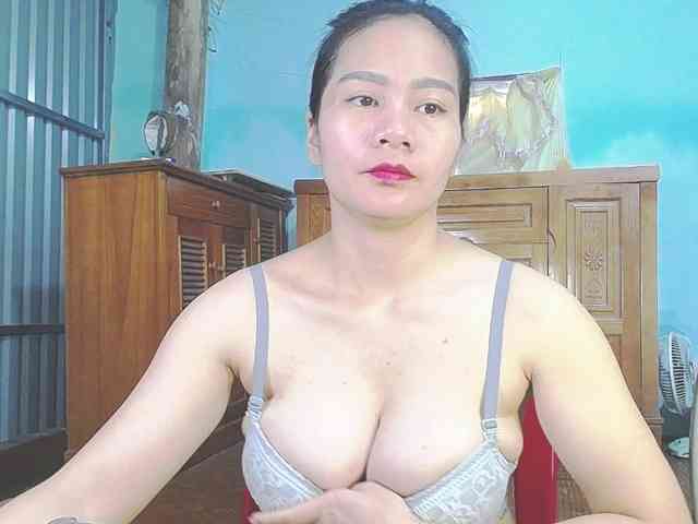 EllaShow93 webcam