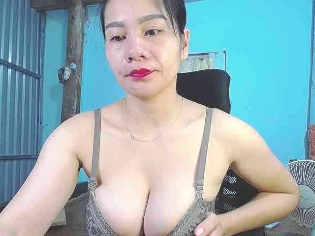 EllaShow93 webcam