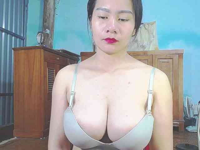 EllaShow93 webcam