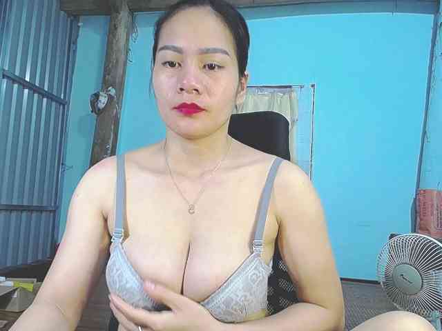 EllaShow93 webcam