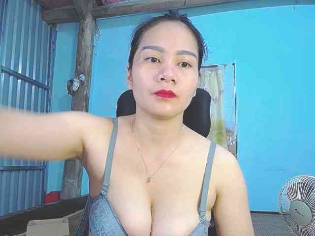 EllaShow93 webcam