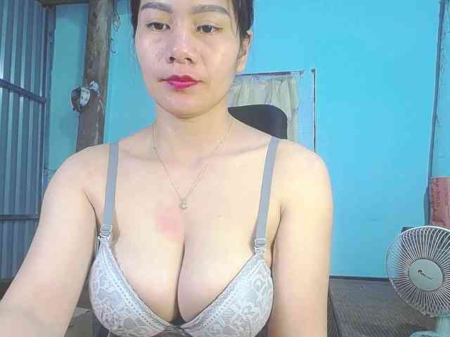 EllaShow93 webcam