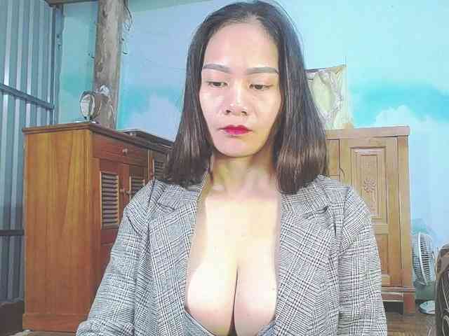 EllaShow93 webcam