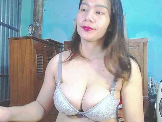 EllaShow93 webcam