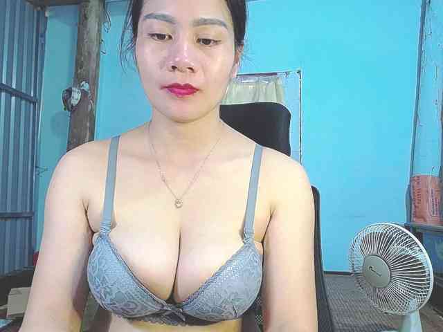 EllaShow93 webcam