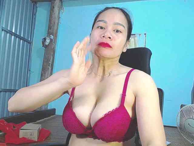 EllaShow93 webcam