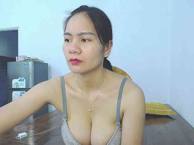EllaShow93 webcam