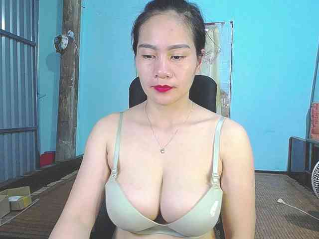 EllaShow93 webcam