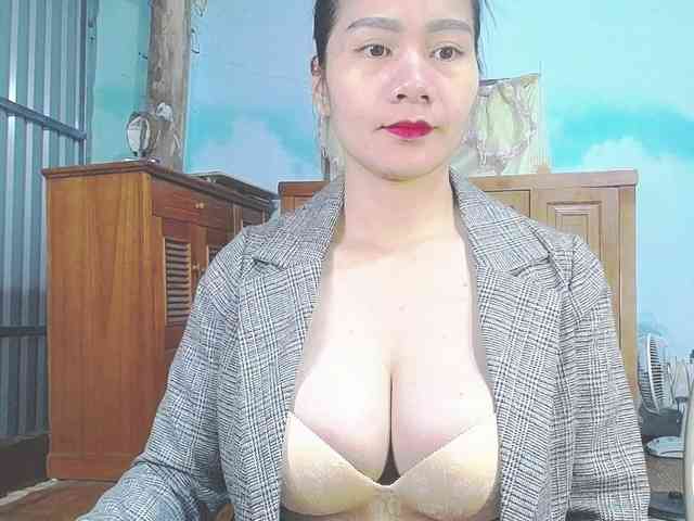 EllaShow93 webcam