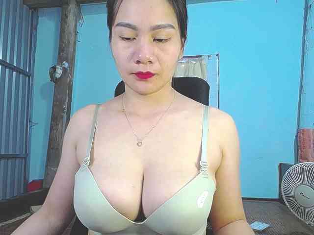 EllaShow93 webcam