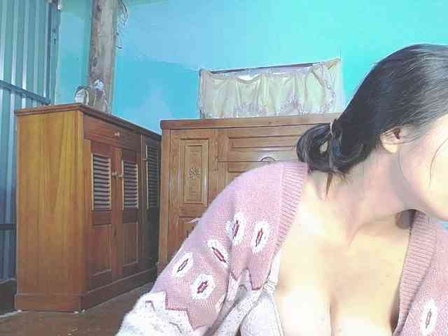 EllaShow93 Live Webcam on {site_name}
