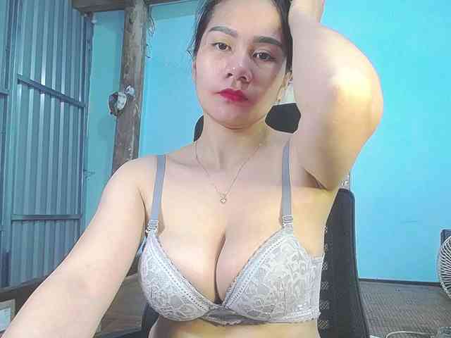 EllaShow93 webcam