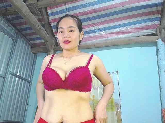 EllaShow93 webcam