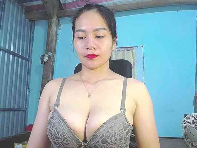 EllaShow93 webcam