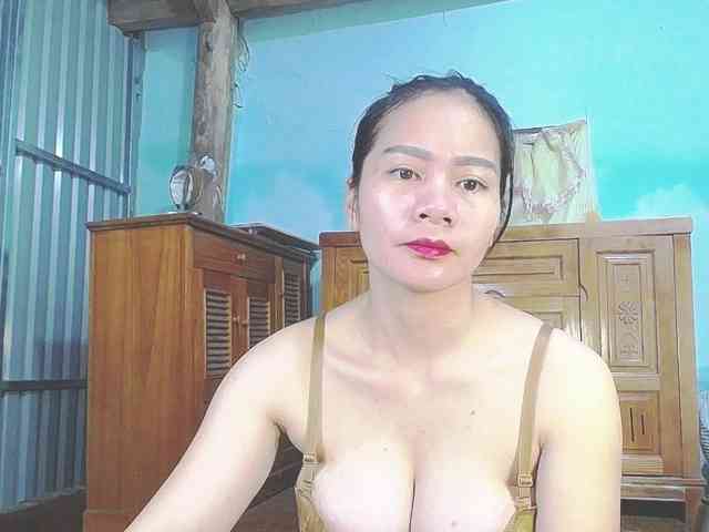 EllaShow93 webcam
