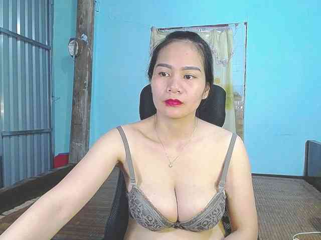 EllaShow93 webcam