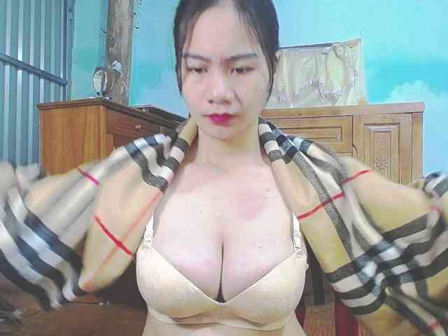 EllaShow93 webcam