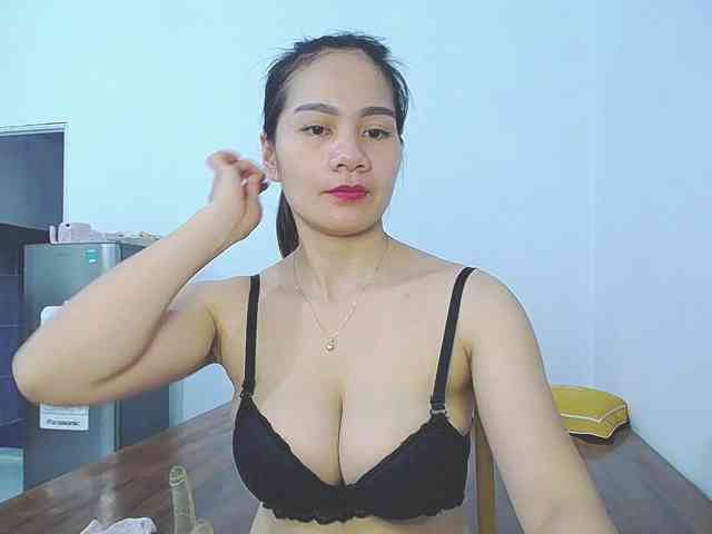 EllaShow93 webcam