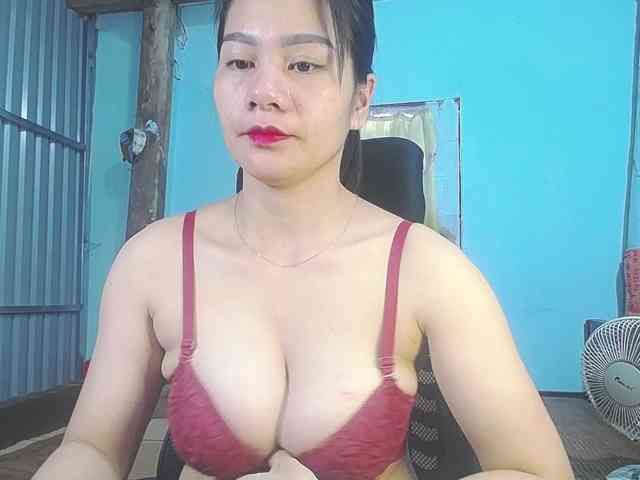 EllaShow93 webcam