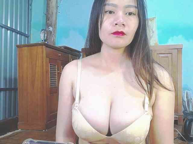 EllaShow93 webcam