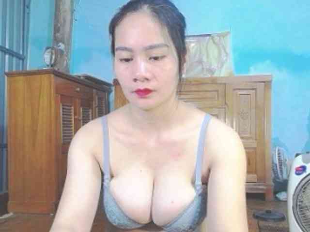 EllaShow93 webcam