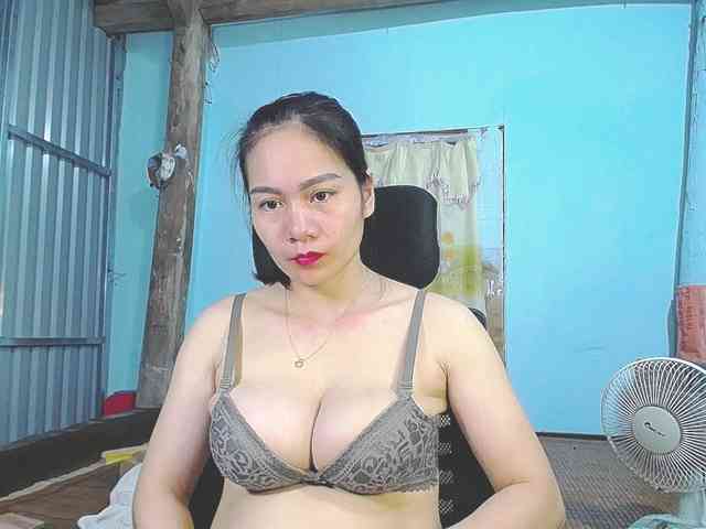 EllaShow93 webcam