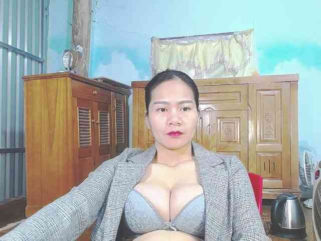 EllaShow93 webcam