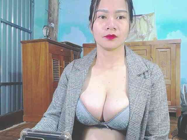 EllaShow93 webcam