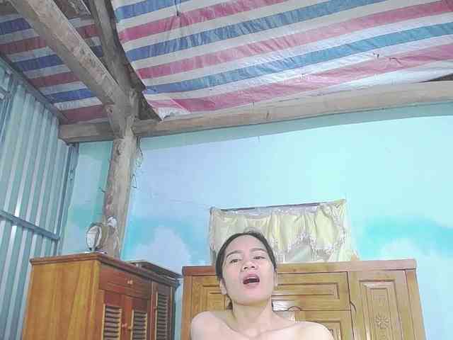 EllaShow93 webcam