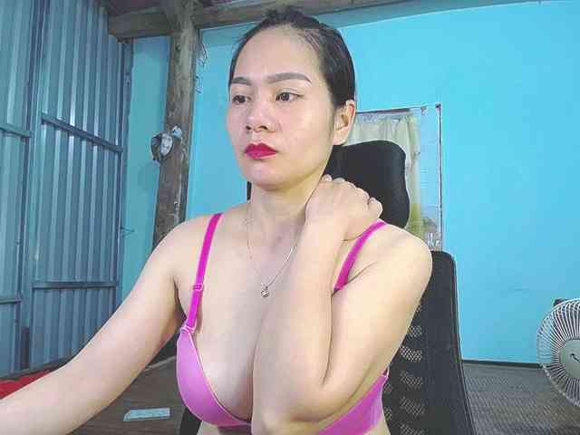 EllaShow93 webcam