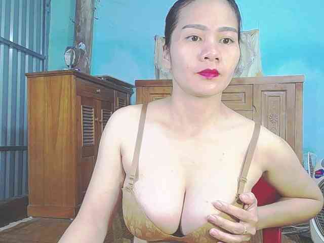 EllaShow93 webcam