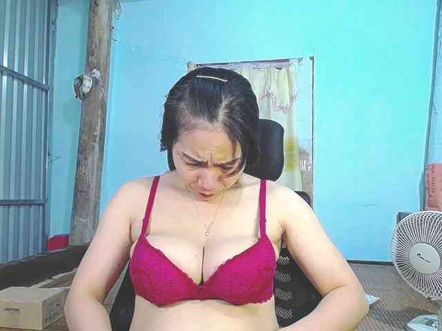 EllaShow93 webcam