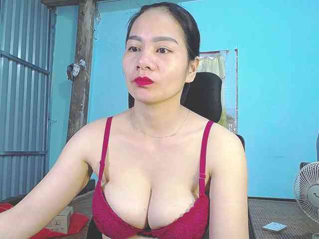 EllaShow93 webcam