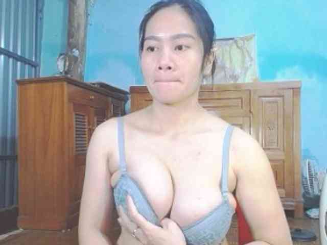 EllaShow93 webcam