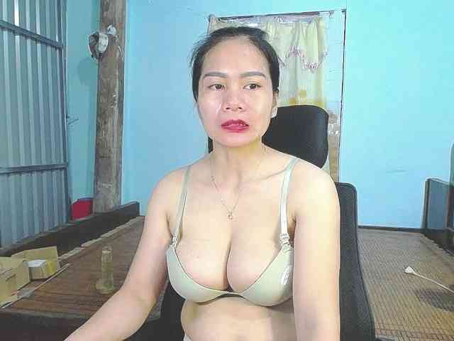 EllaShow93 webcam