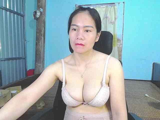 EllaShow93 webcam