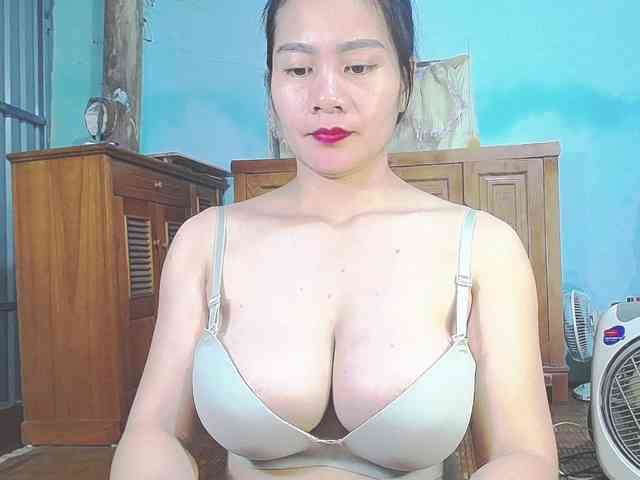 EllaShow93 webcam
