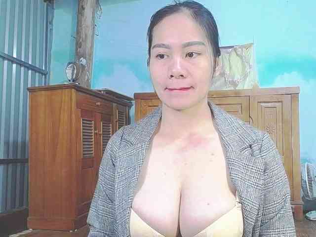 EllaShow93 webcam