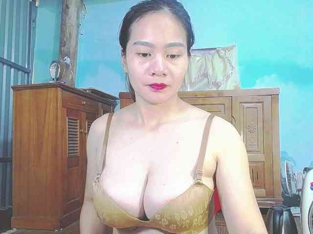EllaShow93 webcam