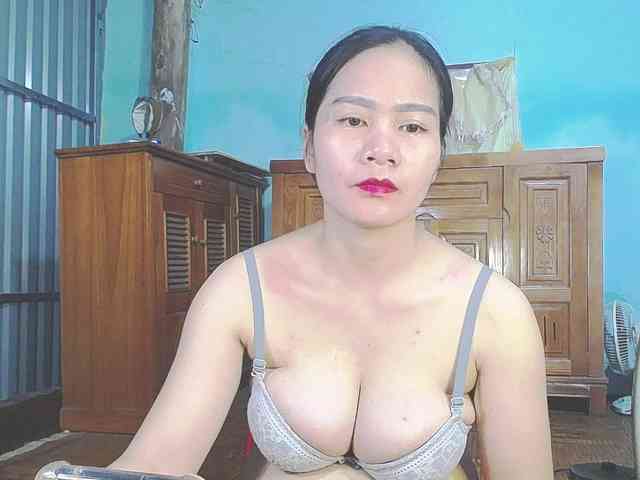 EllaShow93 webcam