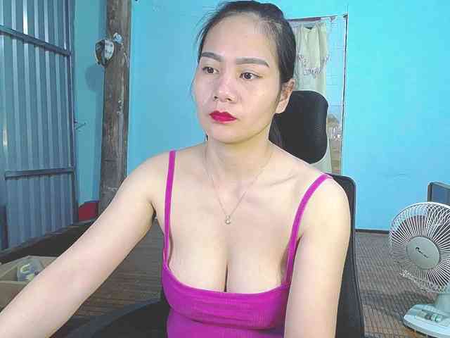 EllaShow93 webcam