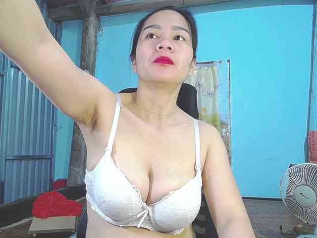 EllaShow93 webcam