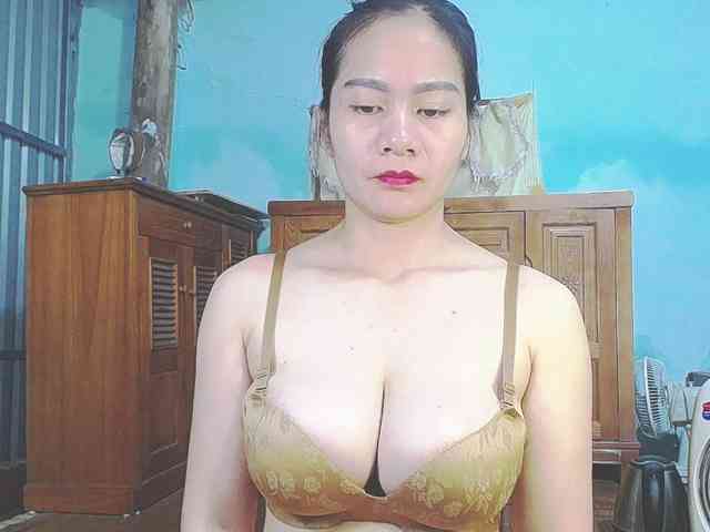 EllaShow93 webcam