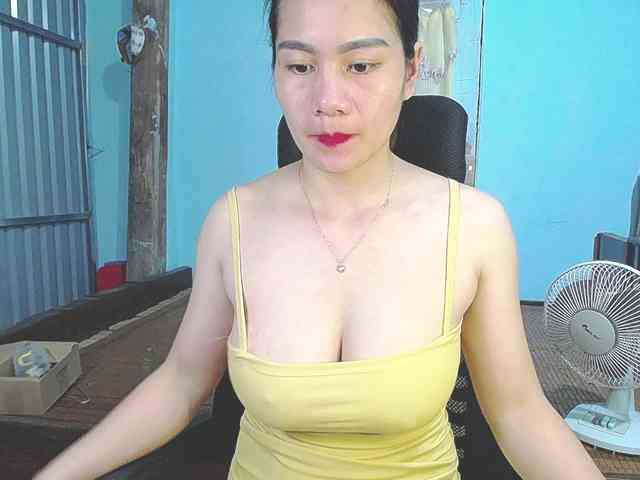 EllaShow93 webcam