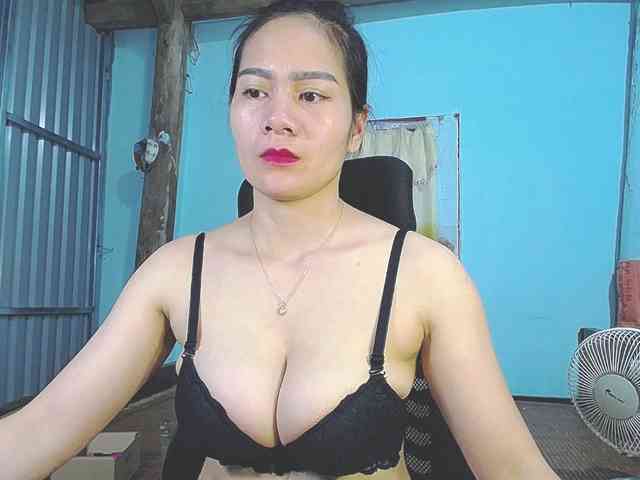 EllaShow93 webcam
