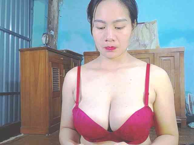 EllaShow93 webcam