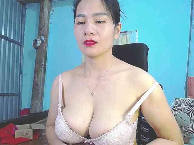 EllaShow93 webcam